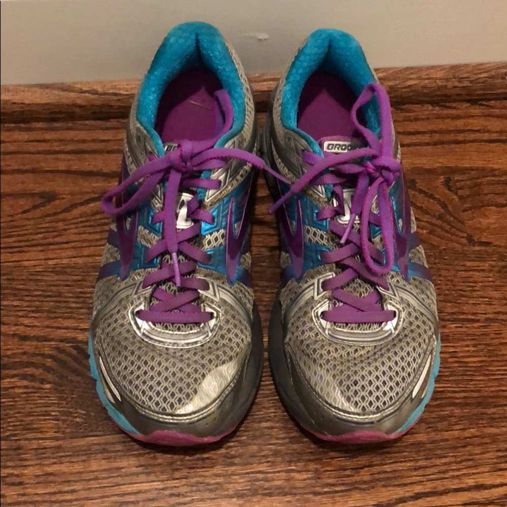 Brooks Adrenaline GTS 17 Running Shoes